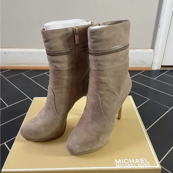 Michael By Michael Kors Haya Bootie Suede DK Dune Haircalf Boot 8 original box - Picture 1 of 10